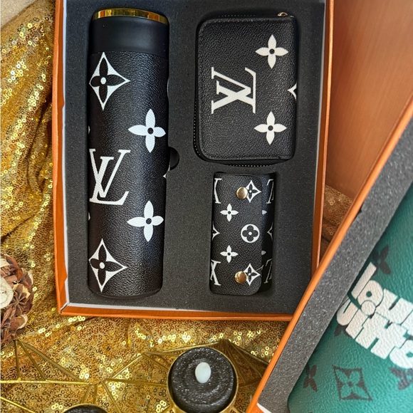 Louis Vuitton Monogram Black and White Set - Picture 1 of 1